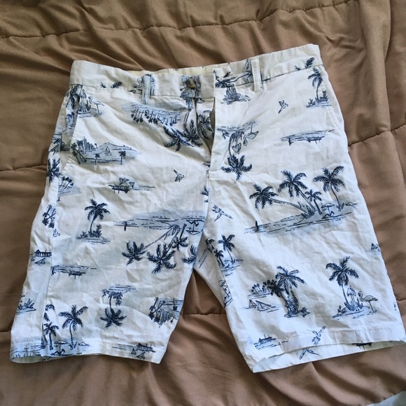 Old Navy Other - Men’s tropical shorts